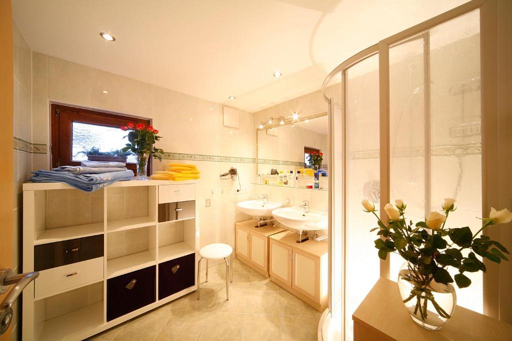 Apartment Haus Schatz Kitzbuhel Room photo